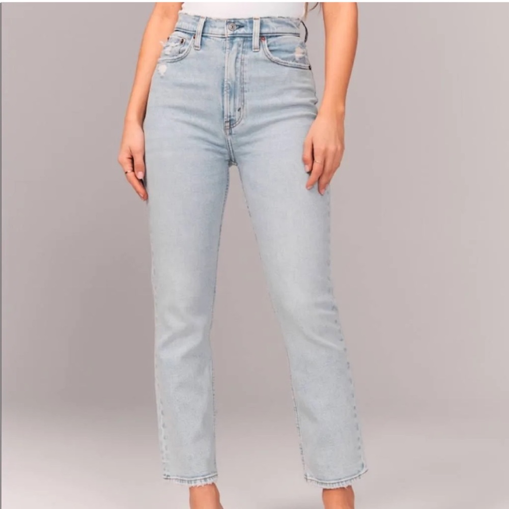 PRIVATE - ABERCROMBIE curve love ultra high rise ankle straight jean light wash